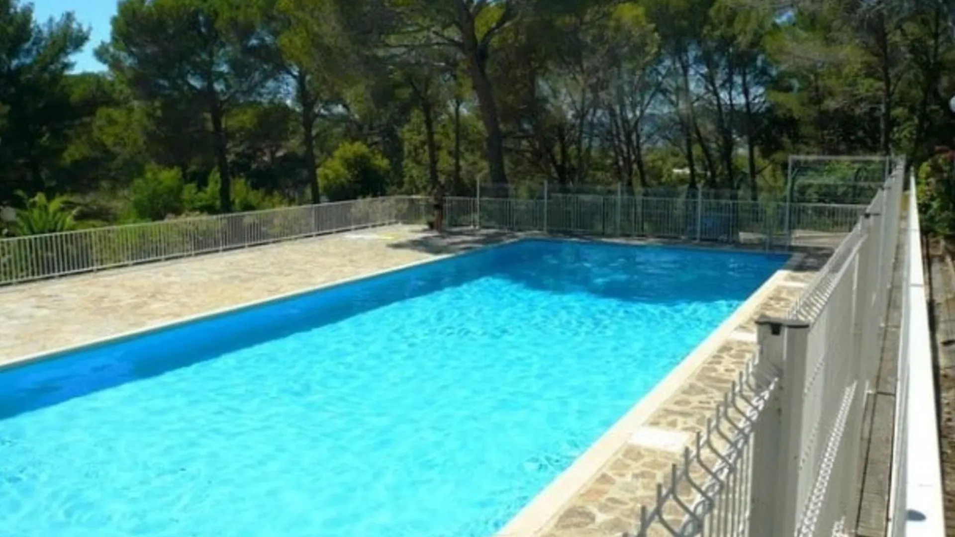 Apartment Recent T3 In Residence With Swimming Pool In La Faviere Bormes-les-Mimosas